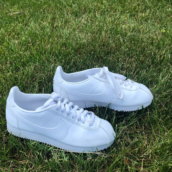 green nike cortez shoes